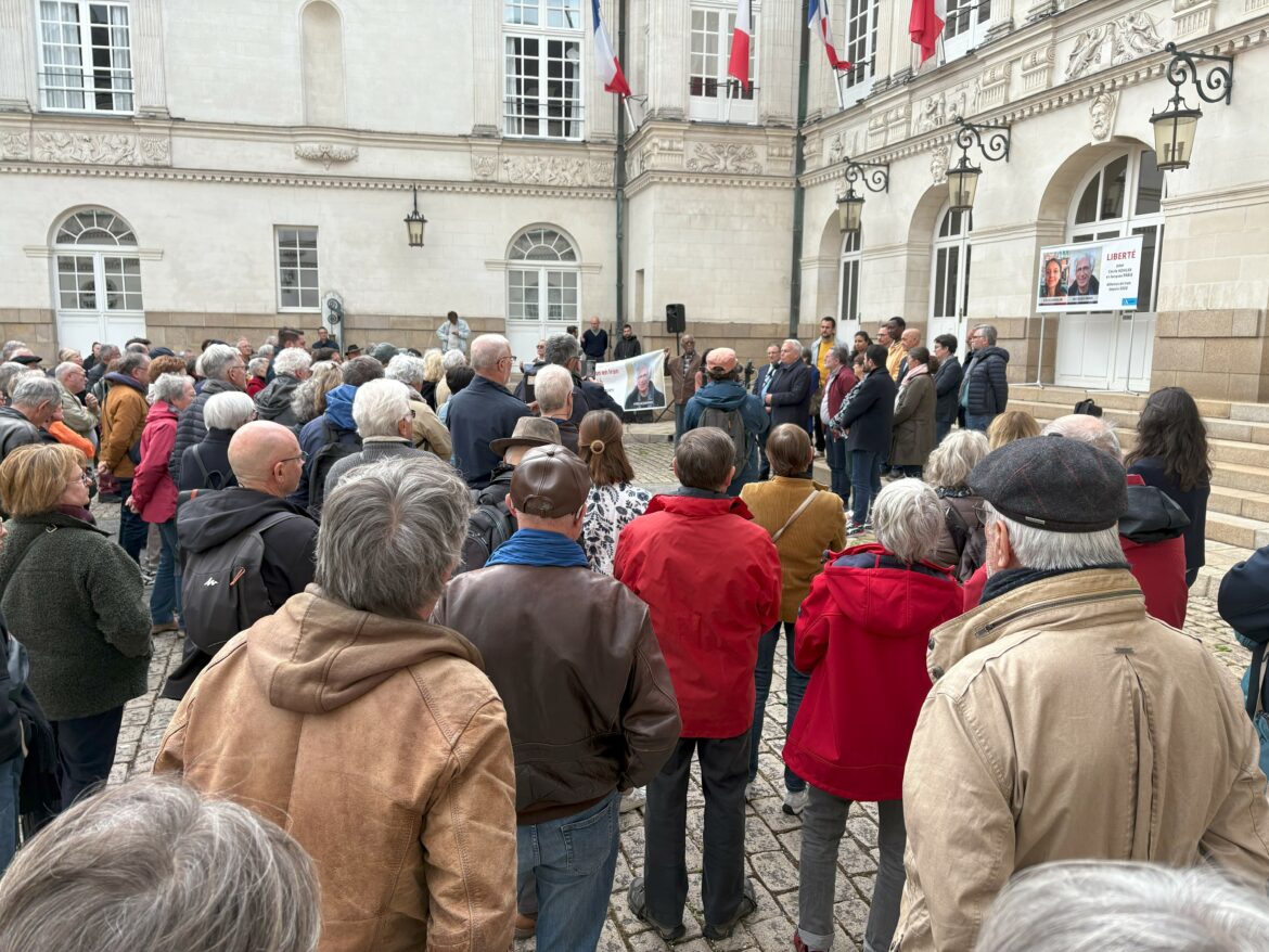 Rassemblement du 7 mai 2025 dans la cour d’honneur de la Mairie de Nantes